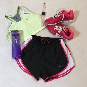 green sports bra | nike | NIKE BUNDLE